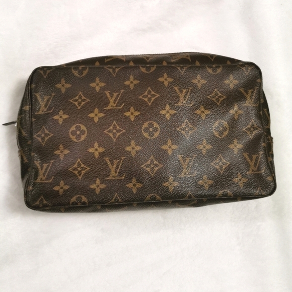 Louis Vuitton GM size make up bag - Picture 3 of 13